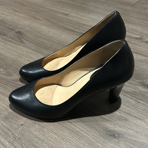 Cole Haan - Picture 3 of 7